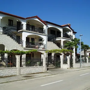 apartments-modrusan.in-istria.net/